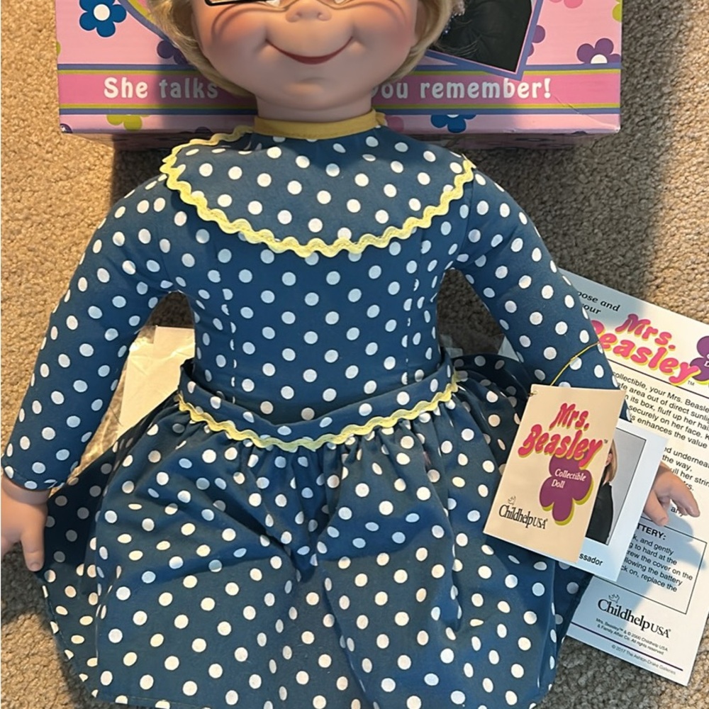 Vintage Collectible! Mrs. Beasley Talking Doll (Cheryl Ladd) - Picture 3 of 7